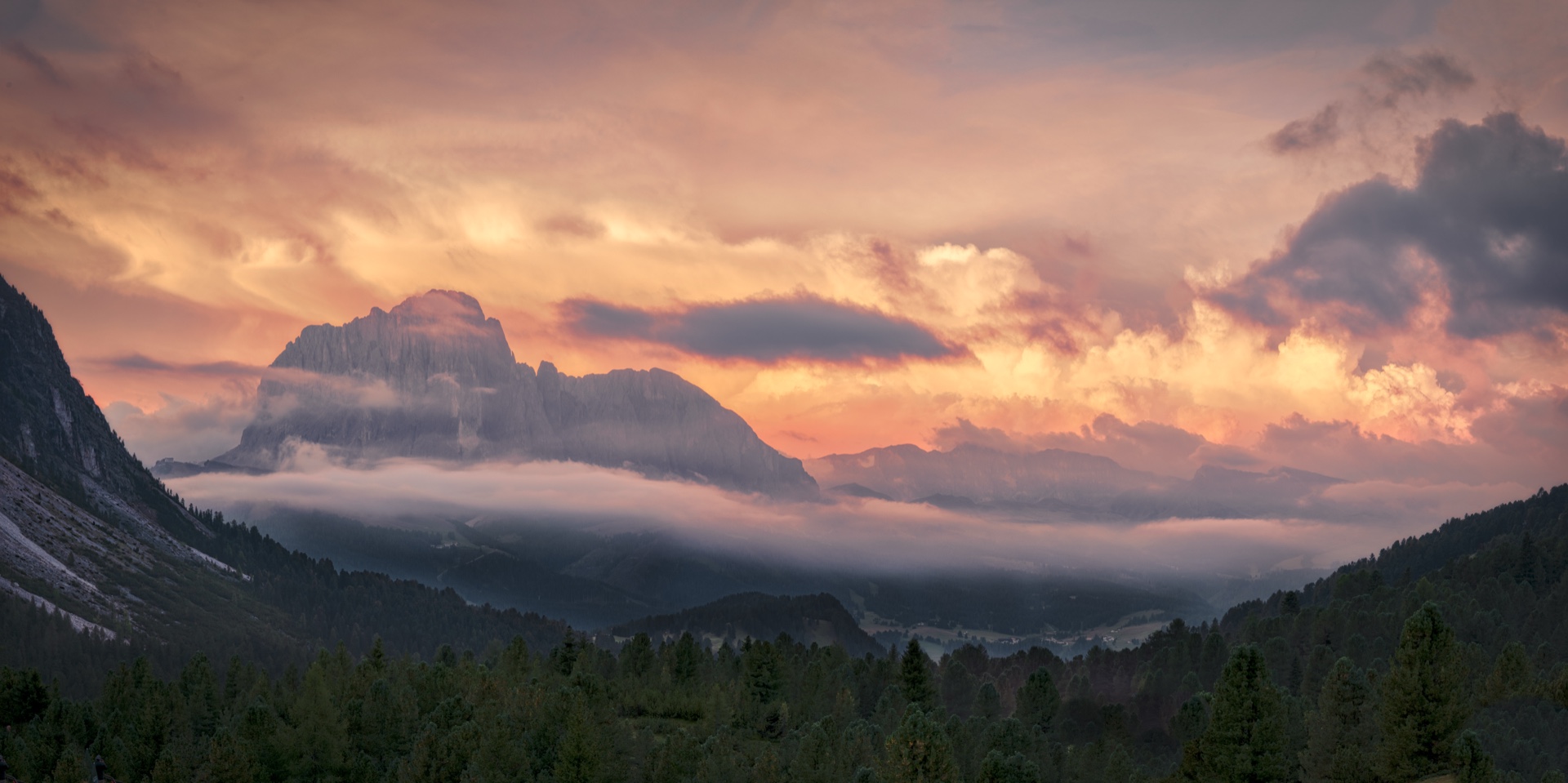 Waters Morning Shine in the Dolomites
